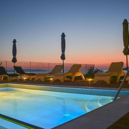 Pantheon Hotel & Suites Nerotriviá 外观 照片