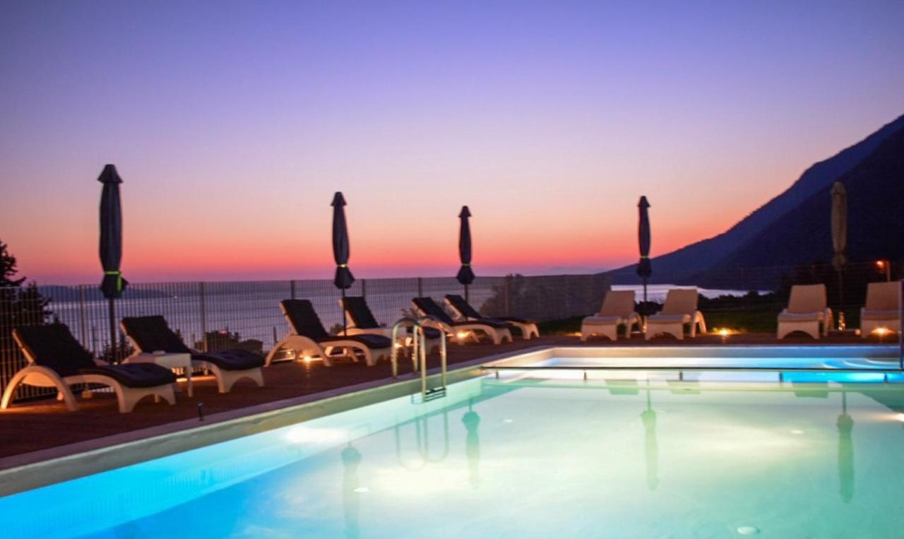 Pantheon Hotel & Suites Nerotriviá 外观 照片
